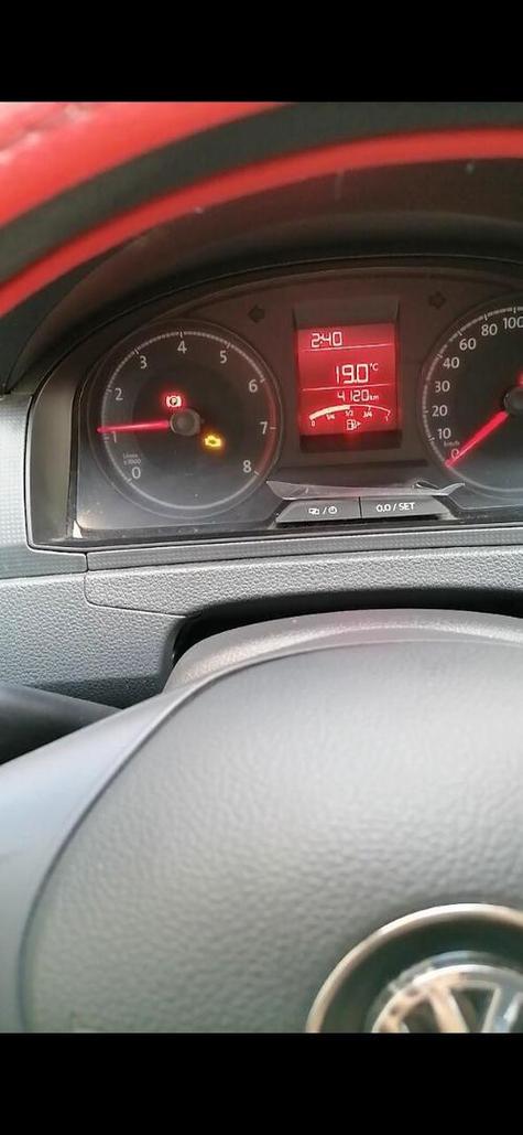 当大众桑塔纳的发动机故障指示灯亮起时,意味着车辆可能存在某种问题