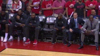 30分大胜,他比任何人都想赢,这样的湖人值得浓眉哥冒险复出么?