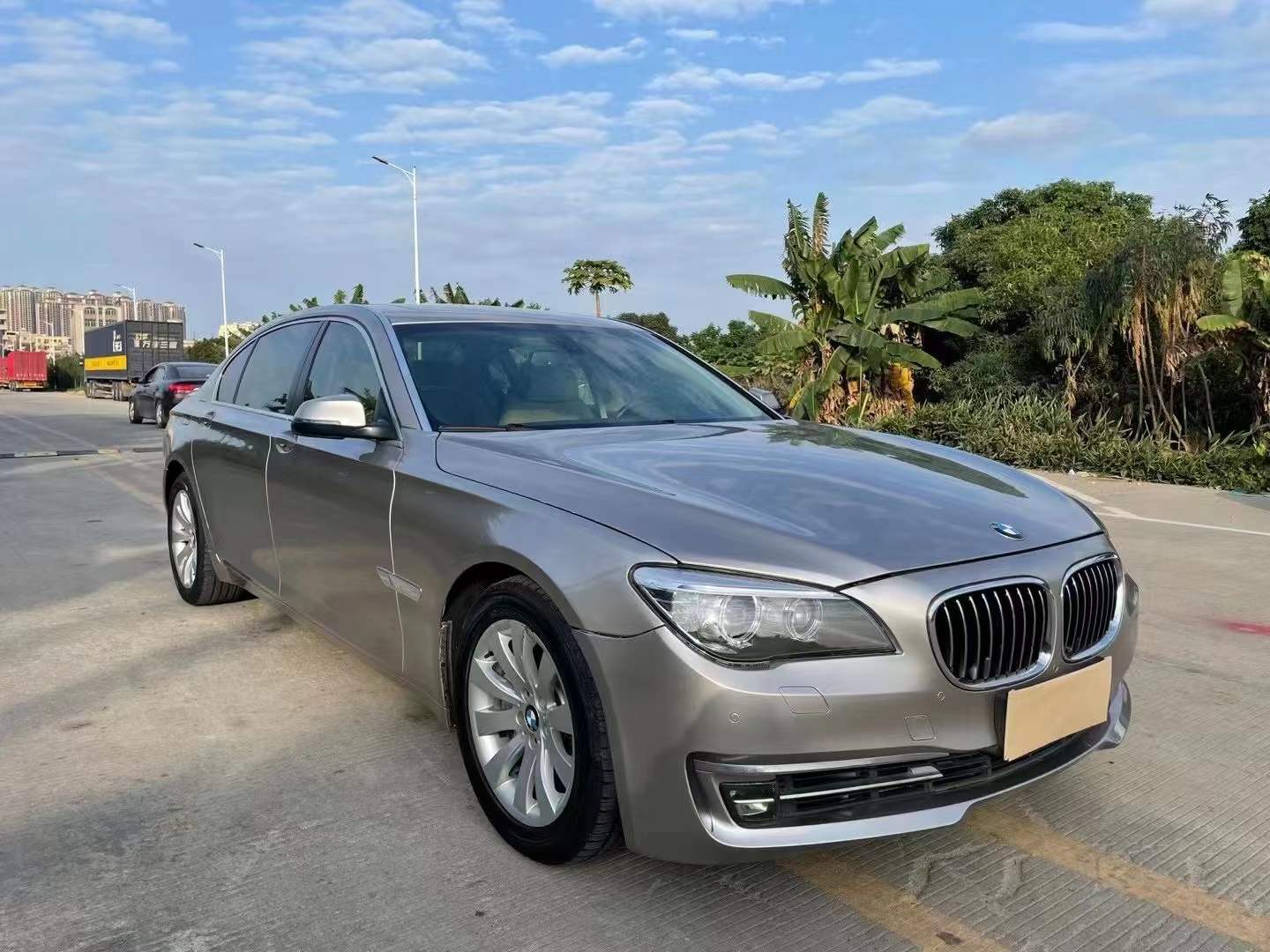 15年宝马740仅售17万,内外兼修,成就磅礴王者风范