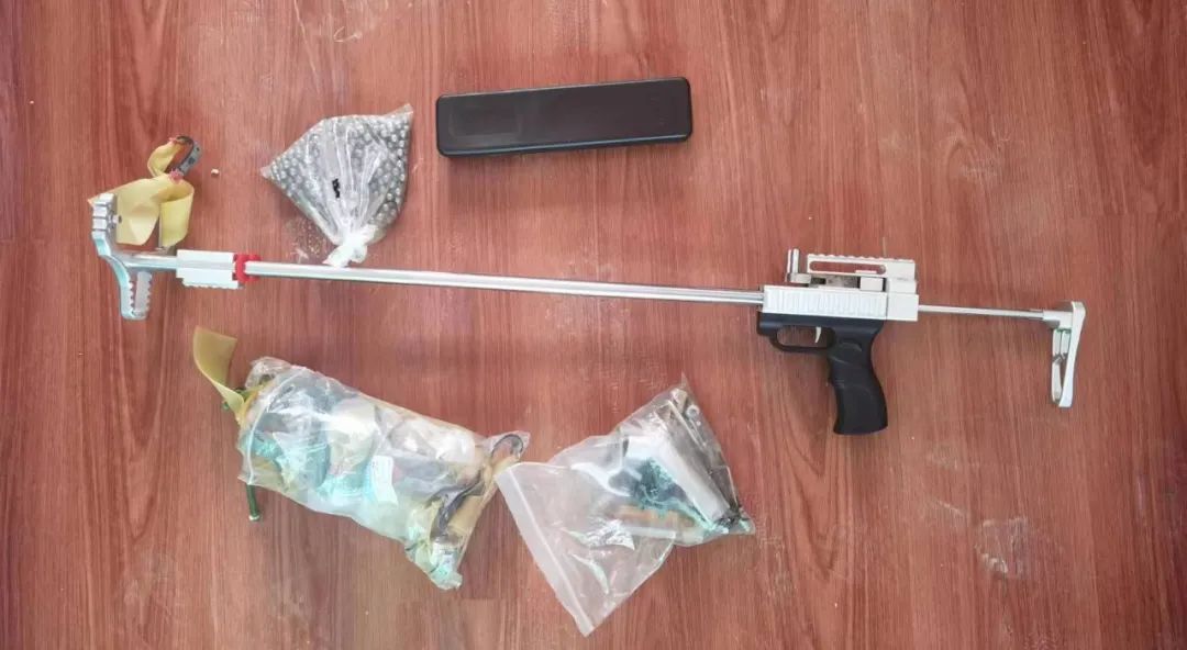 百日行动|组装持有"弹弓枪"?查!