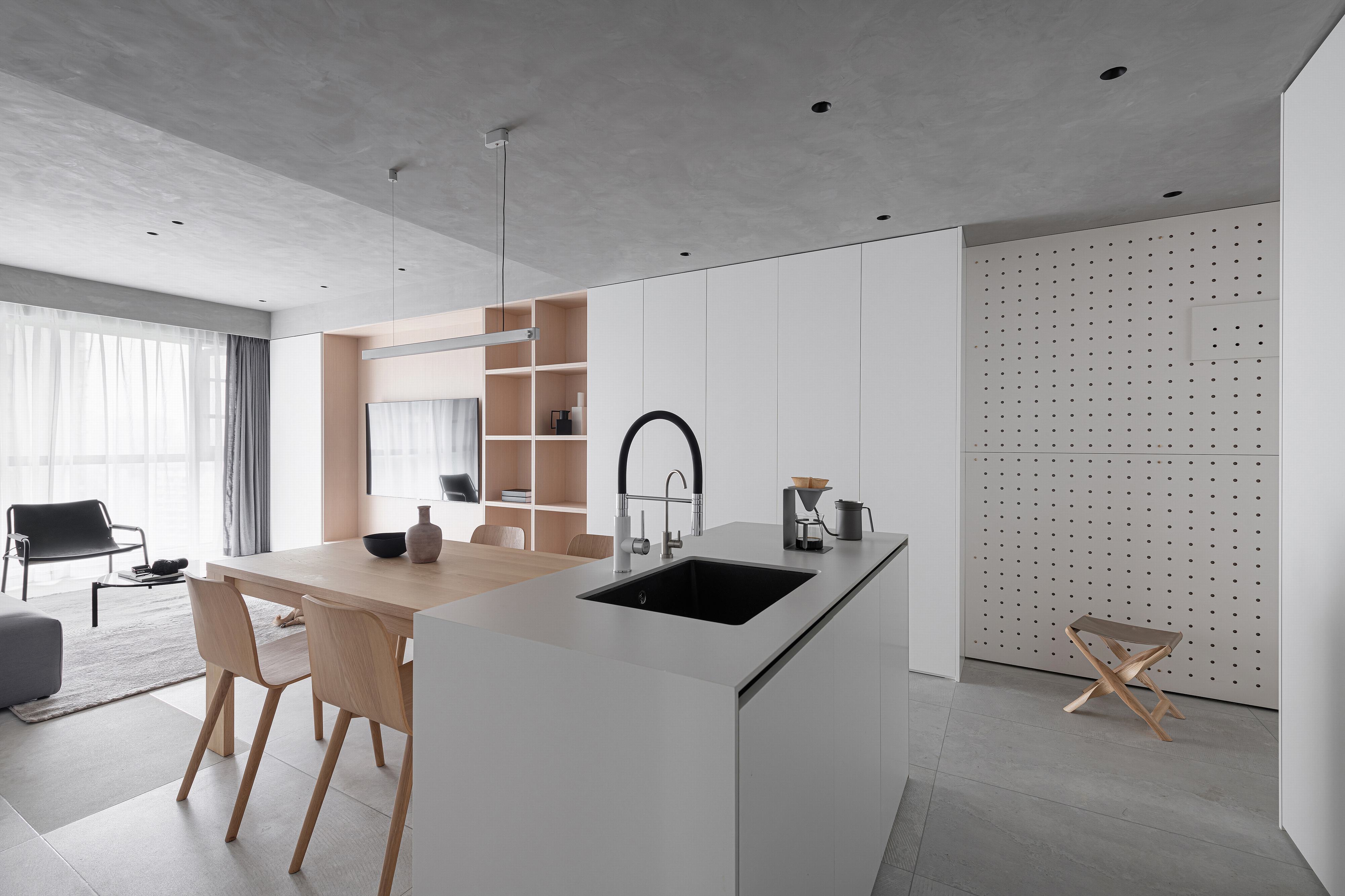 成都极简风装修设计,灰白与原木的碰撞,自然宽敞,极度舒适