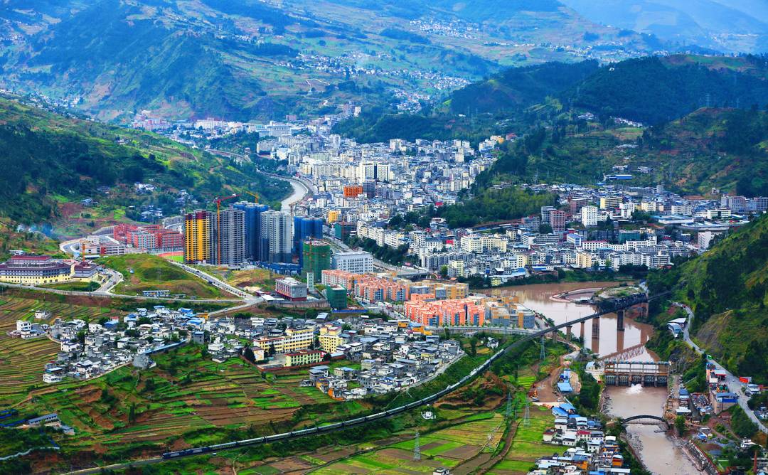 春节期间 凉山州甘洛县所有公共停车场免费停车