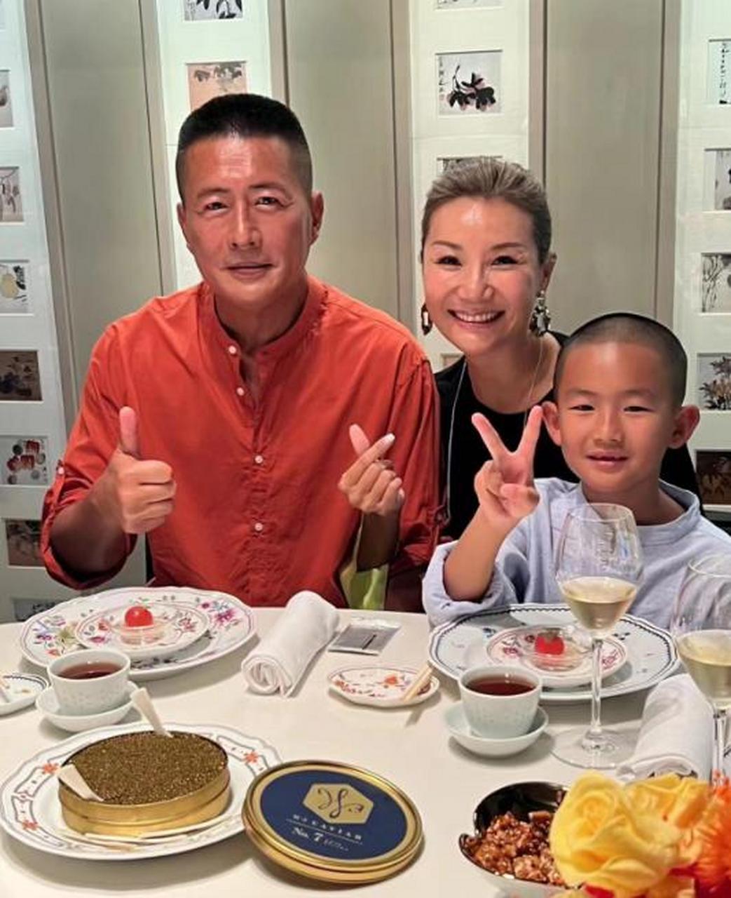 前言 95年高曙光和知名女演员江珊闪婚生女,本以为这会是一段长久的