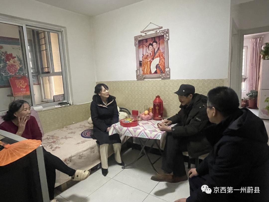 县委常委,统战部长殷晓霞慰问归侨,侨眷