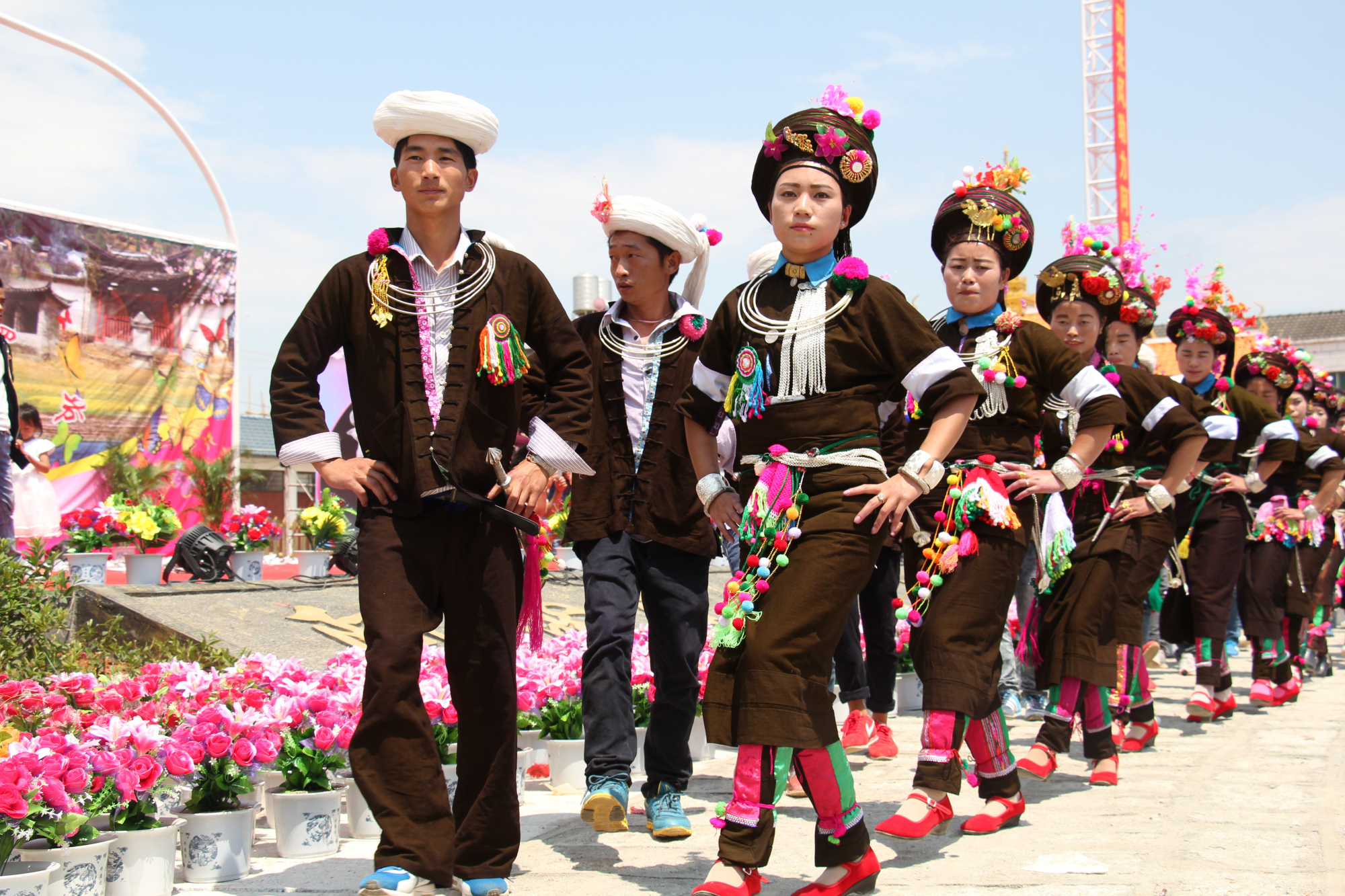 实拍:隐藏在云南大山深处的阿昌族美女(图)