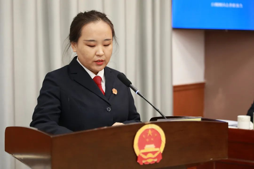 新巴尔虎右旗人民法院4名庭长通过旗人大常委会任命