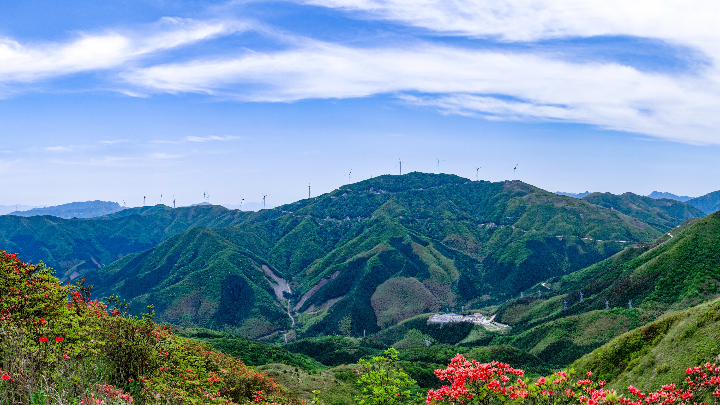 美丽蕉江瑶族宝盖山风光