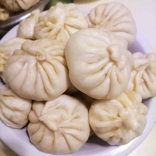 猪肉包子,皮薄馅大,暄软鲜香