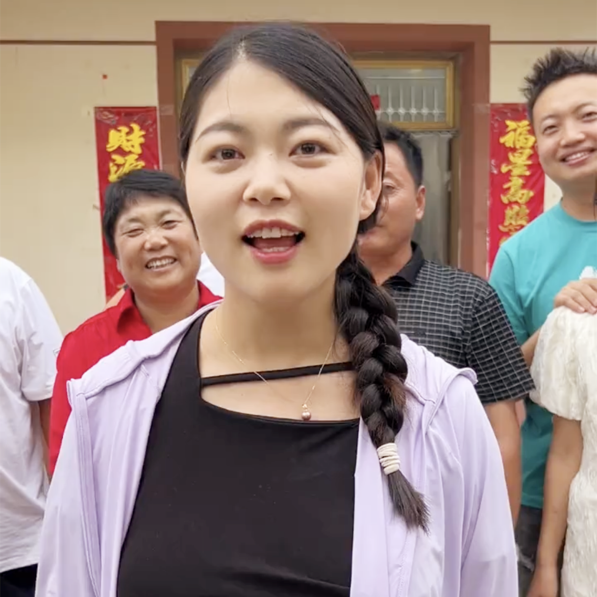 网红"乡村小乔"引网友公愤!月子后无缝衔接带货,被批吃相难看