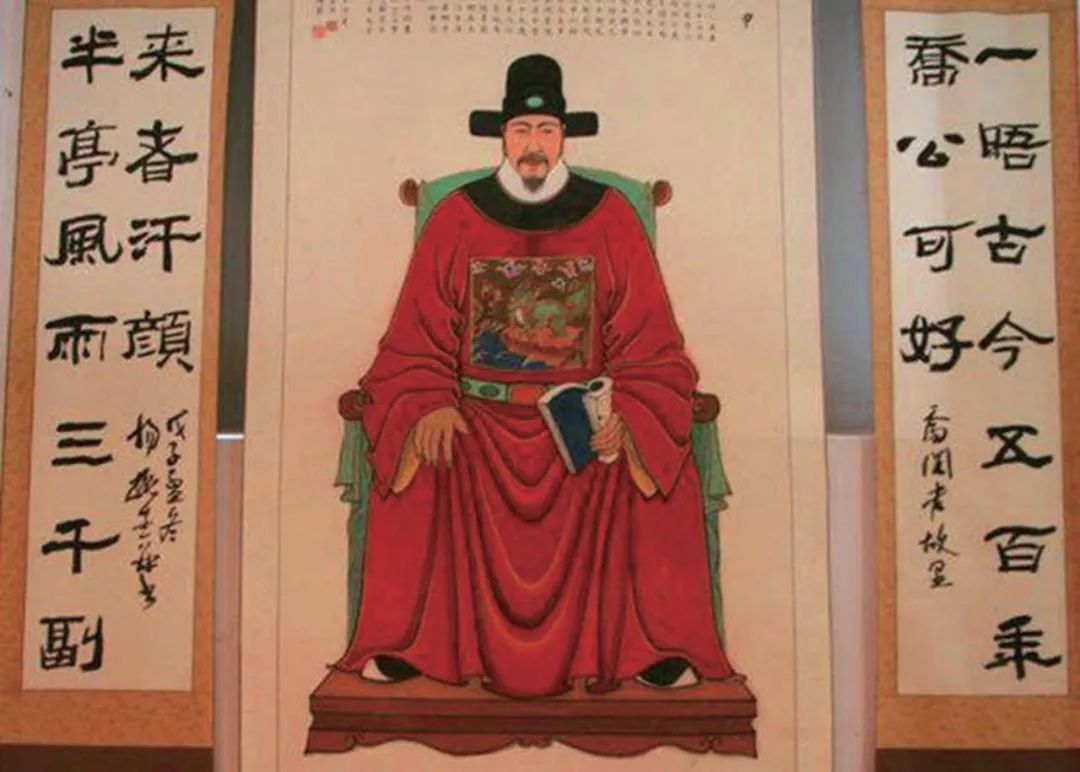 何喬遠,明萬曆十四年(1586年)進士,任禮部儀制司郎中,光祿少卿,工部右