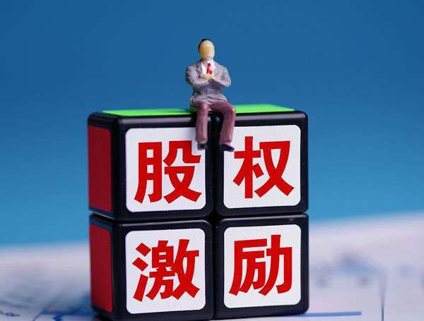 既不是董事长,又不是控股股东,任正非怎么掌控华为这艘航母?