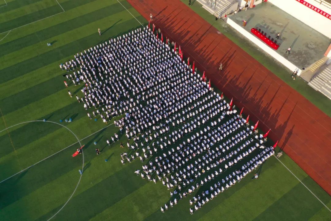 台江县民族中学2025届新生军训正式开启