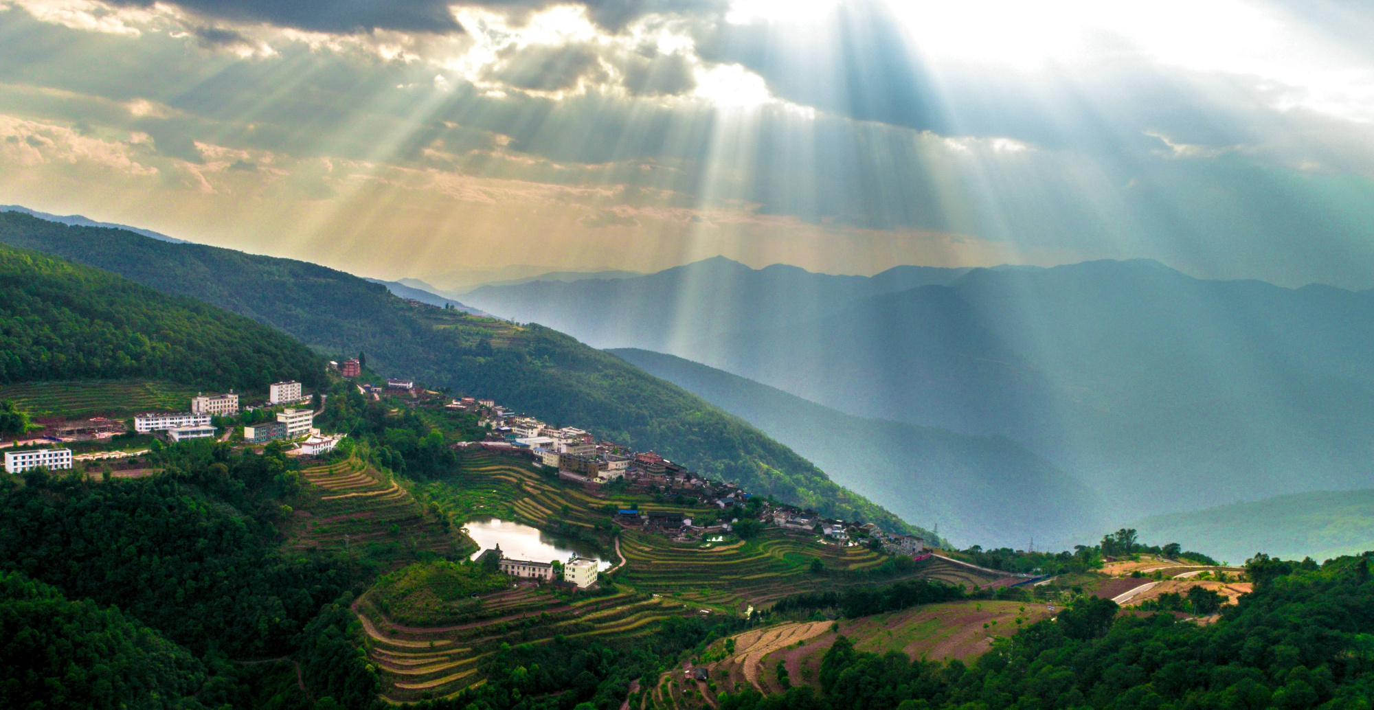 双柏爱尼山乡:"三四五"工作法留住"绿水青山"