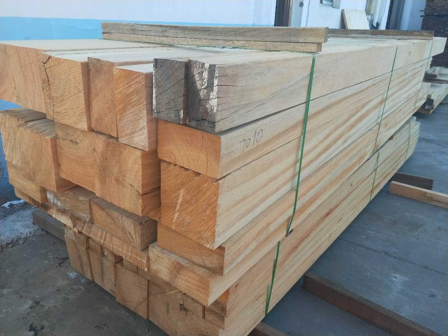 菠萝格防腐木的介绍和图片