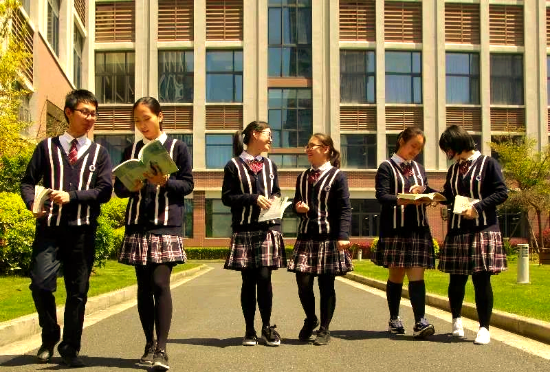 上海高中校服大盘点,哪款是你的心头好