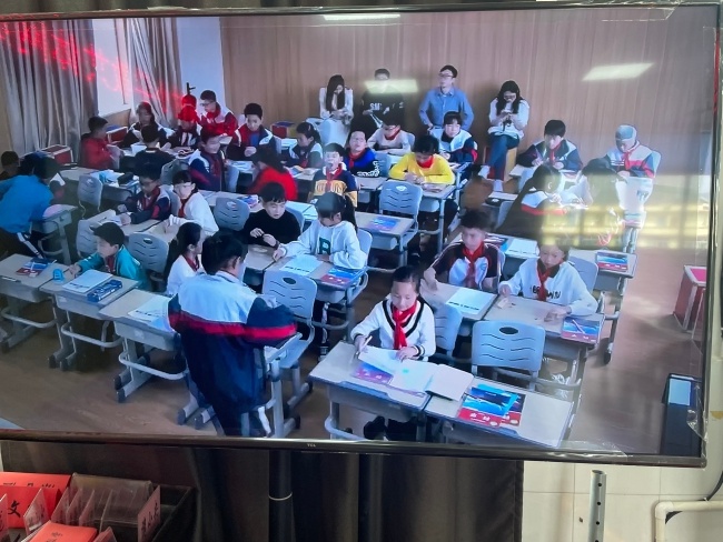 水头五小和闹村小学教共体开展教研活动