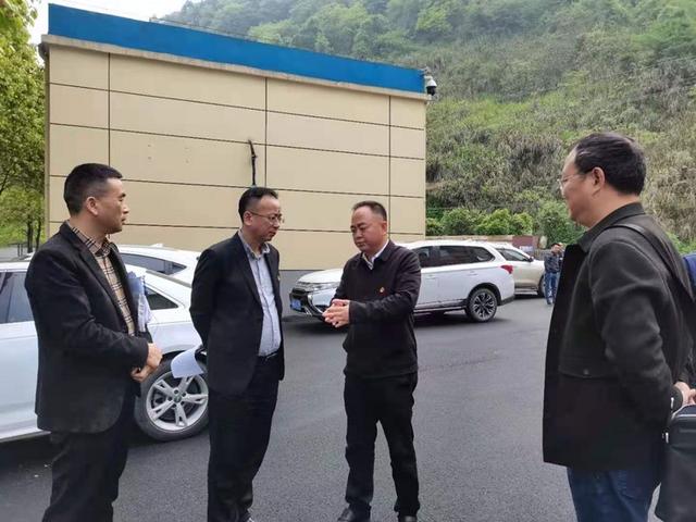 汤跃武督导县城污水处理情况