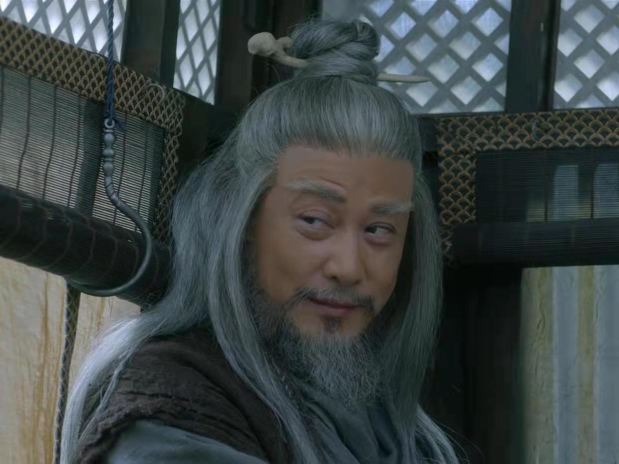 邱心志:撞脸冯绍峰,出演花姑子成名,今在雪中悍刀行中扮李淳罡