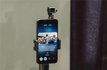 全球首款机器人手机！荣耀Robot Phone亮相MWC：今年就量产发布