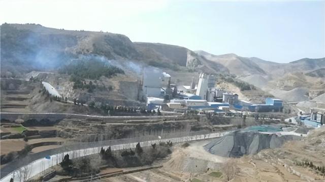 山东潍坊市青州庙子镇丞业建材污染严重,当地监管部门视而不见