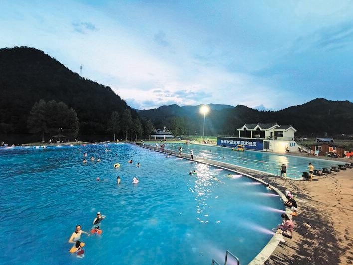 云和石浦:"星空"泳池盘活山水资源