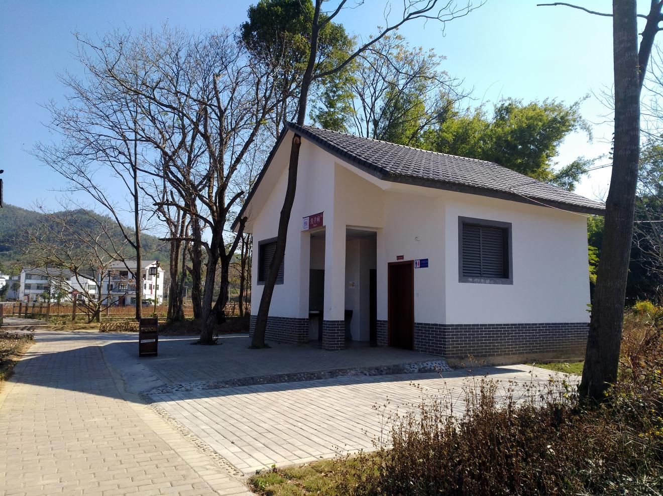 纪实龙南市桃江乡窑头村"西江畔"农村"厕所革命"推进工作