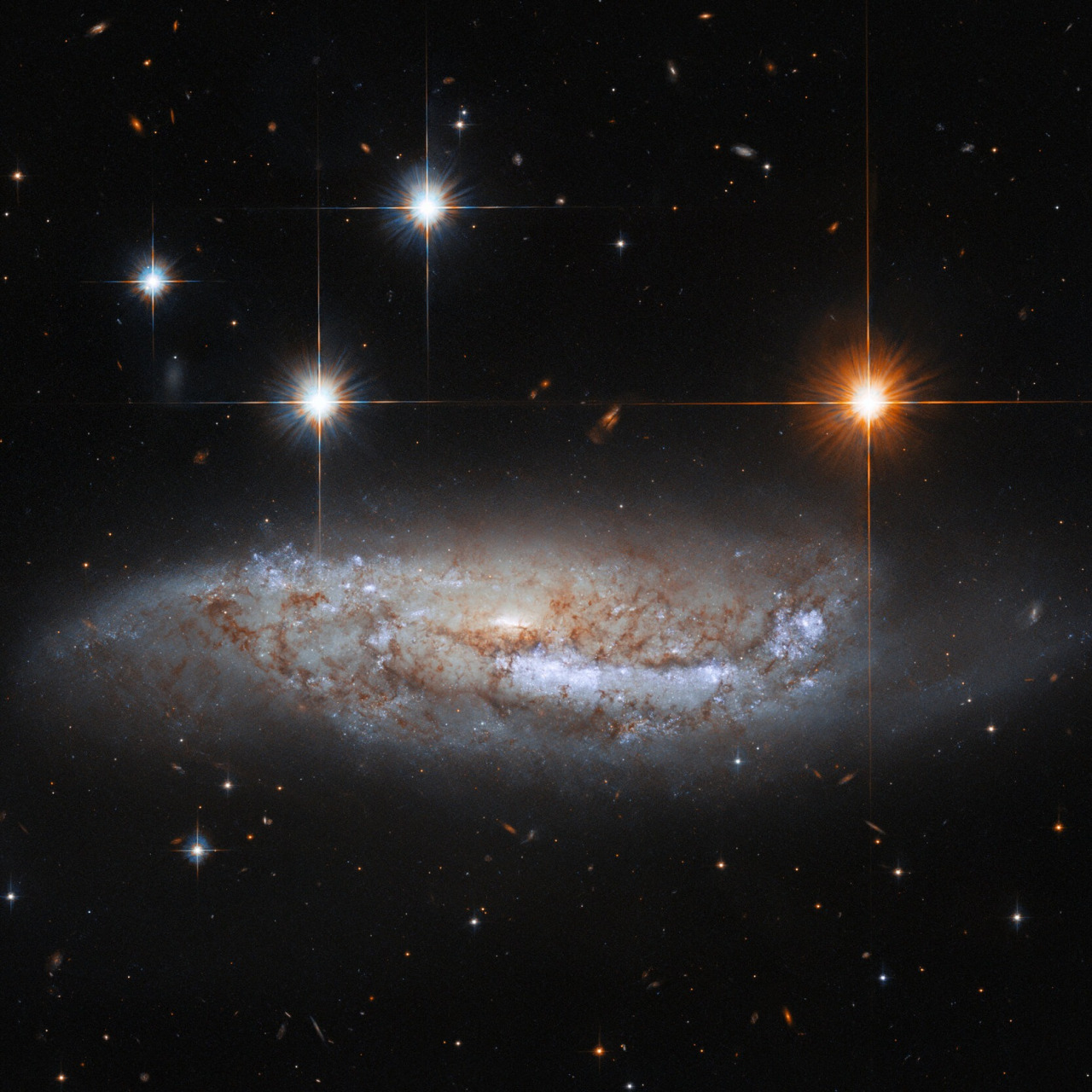 半人马座棒旋星系 nasa 公布一张哈勃望远镜拍摄的「ngc 3568」星系