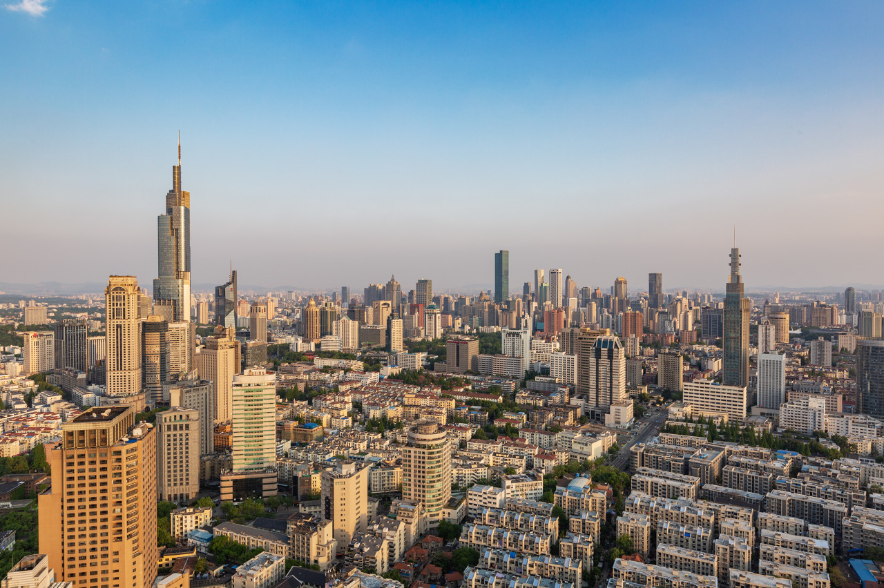 买一套送一套南京楼市库存压力山大开发商为卖房下血本