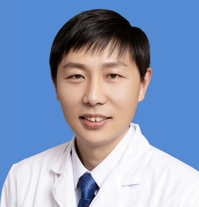 我是诊探家|足踝外科专家孙华伟:女人不能穿高跟鞋的烦恼,一个小手术