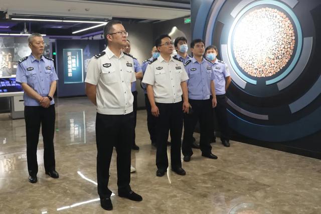 铁腕治警 试点先行 滨江公安走出全面从严治警新路径