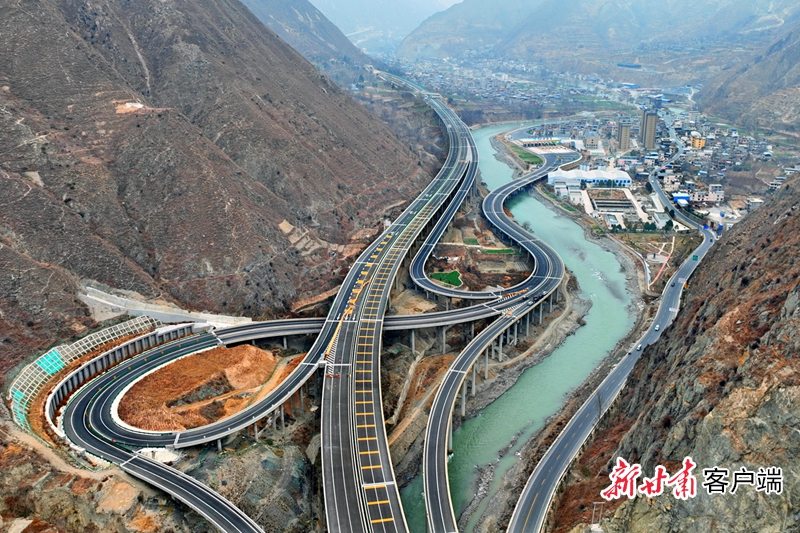 高速·看变化」山不再高 路不再远——武都至九寨沟高速公路建设见闻