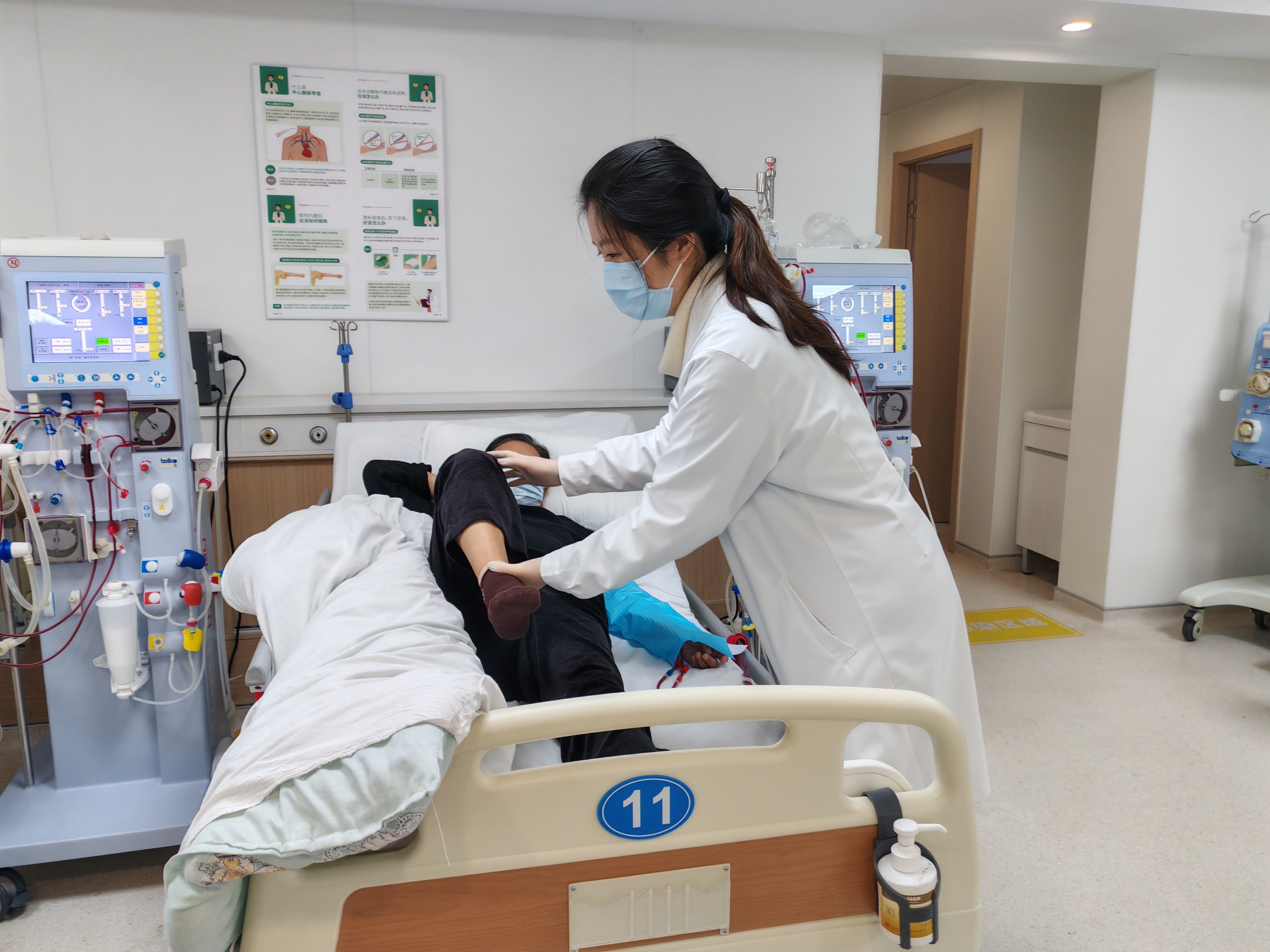 血透室里"骑单车",普陀这家医院的透析患者从"不敢动"到科学运动