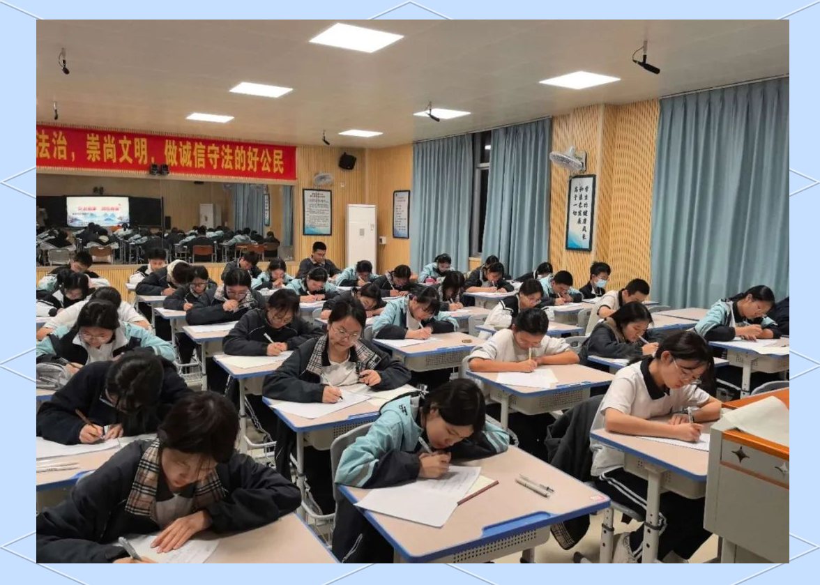 漳浦龙成中学八年级作文竞赛:墨香中的青春风采