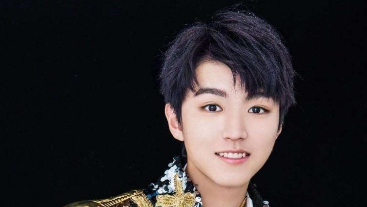 王俊凯在最高网民检察院录视频,王源回重庆,最终还是不一样了