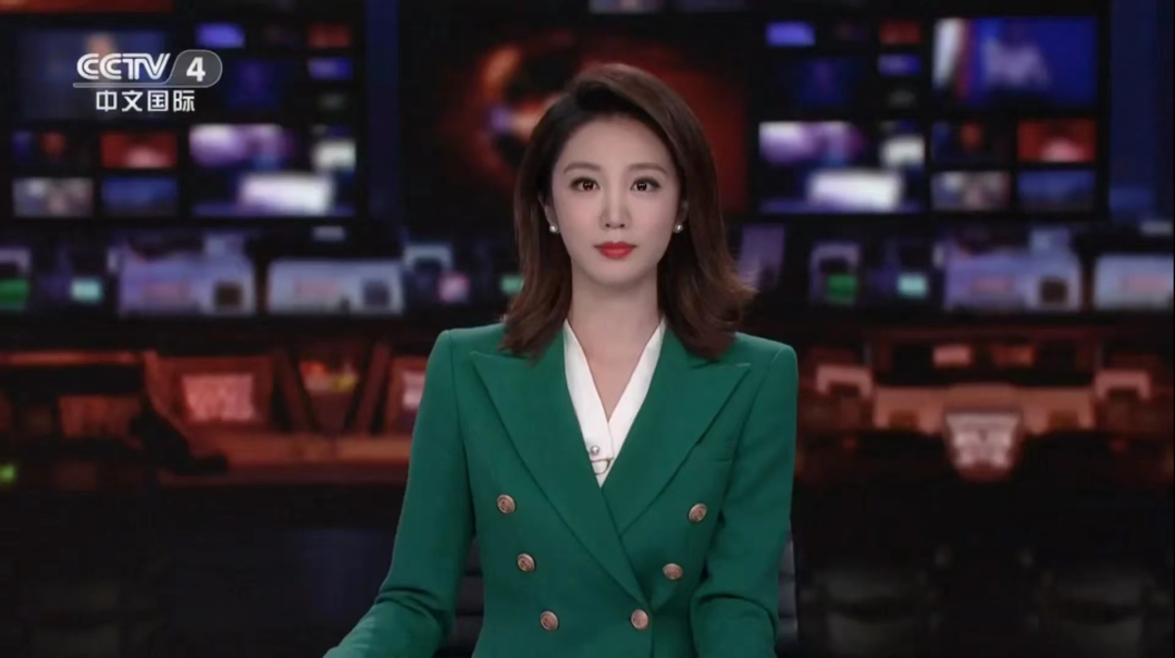 《中国新闻》《今日环球》节目现担任cctv4中文国际频道主持人2017年