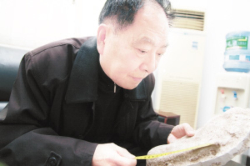 王清举,凭"看脚印"的绝活一生破案无数,却多次请求降职,为何