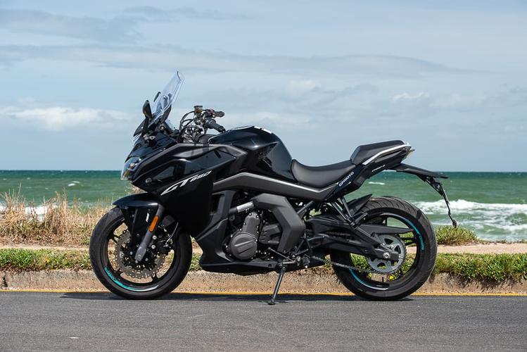 春风650gt和春风650mt相比选哪个好