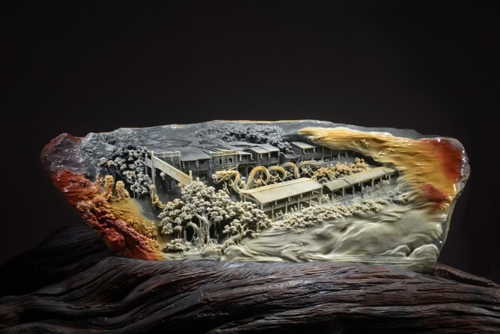 杨明:寿山石雕作品《古厝新韵》喜摘"山花奖"