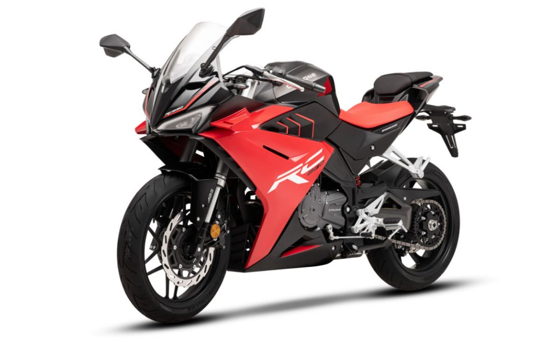 赛科龙rc250:标配tcs,电子快排,极速130km