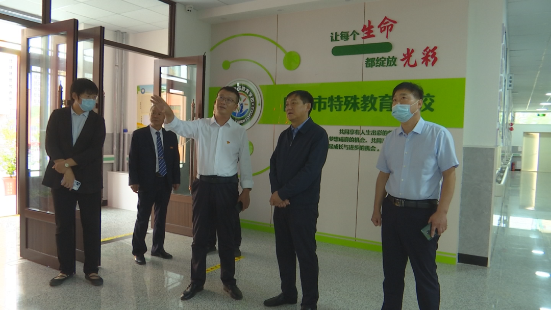 李忠开展教师节走访慰问活动