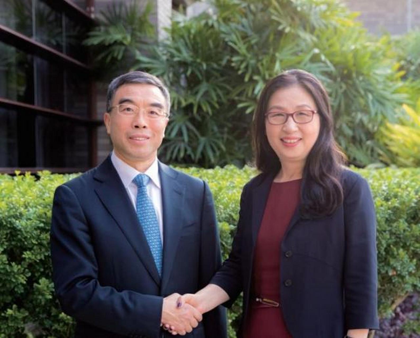 离开后仍受华为重视,仍是核心人物.[原文:"华为女皇"孙亚芳,并没.
