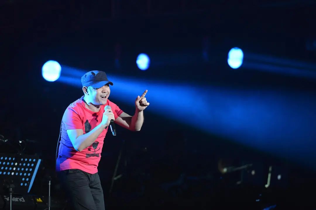 冯风作品:刀郎新歌《罗刹海市》爆火,只是骂了几个"鸟导师"?