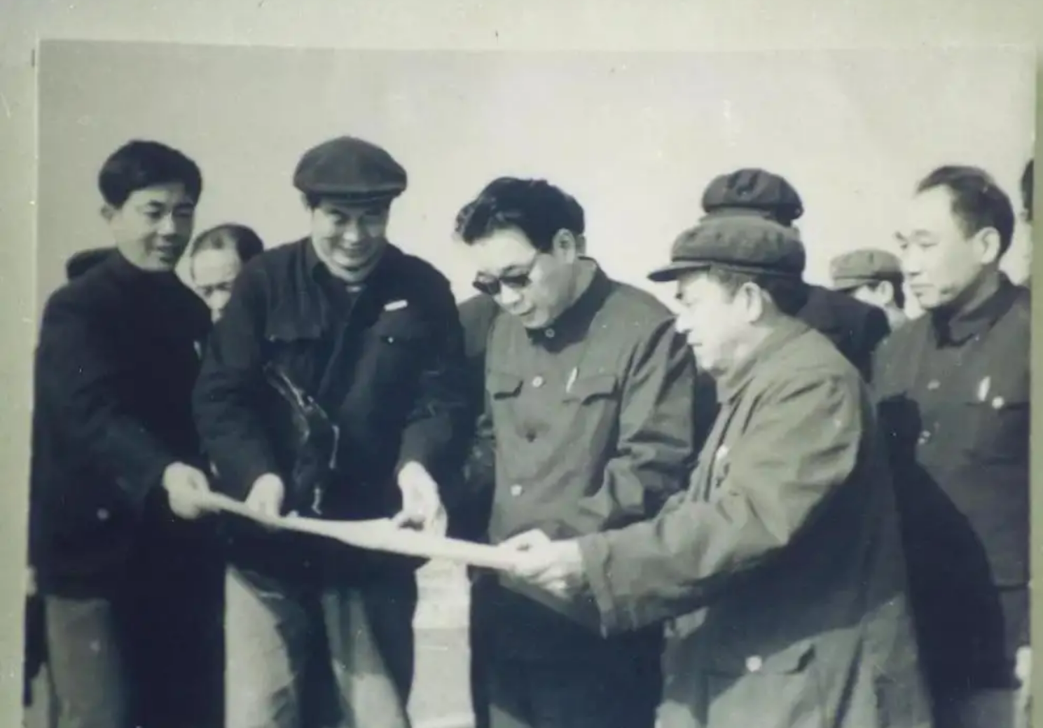 葛洪升:浙江原省长,曾主政宁波市,百姓评价很高,享年90岁