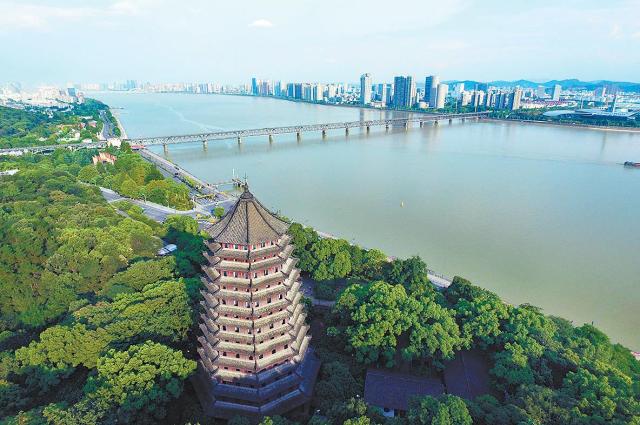 线路27:钱塘江大桥——杭州解放纪念碑——茅以升像——杭州市革命