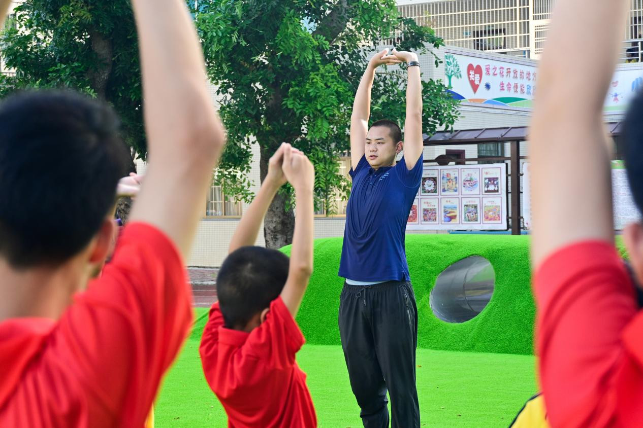 传递体育正能量!"快乐操场"走进茂名特殊教育学校送温暖