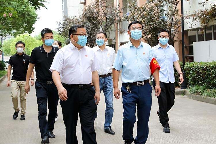 盛付祥开展教师节慰问活动