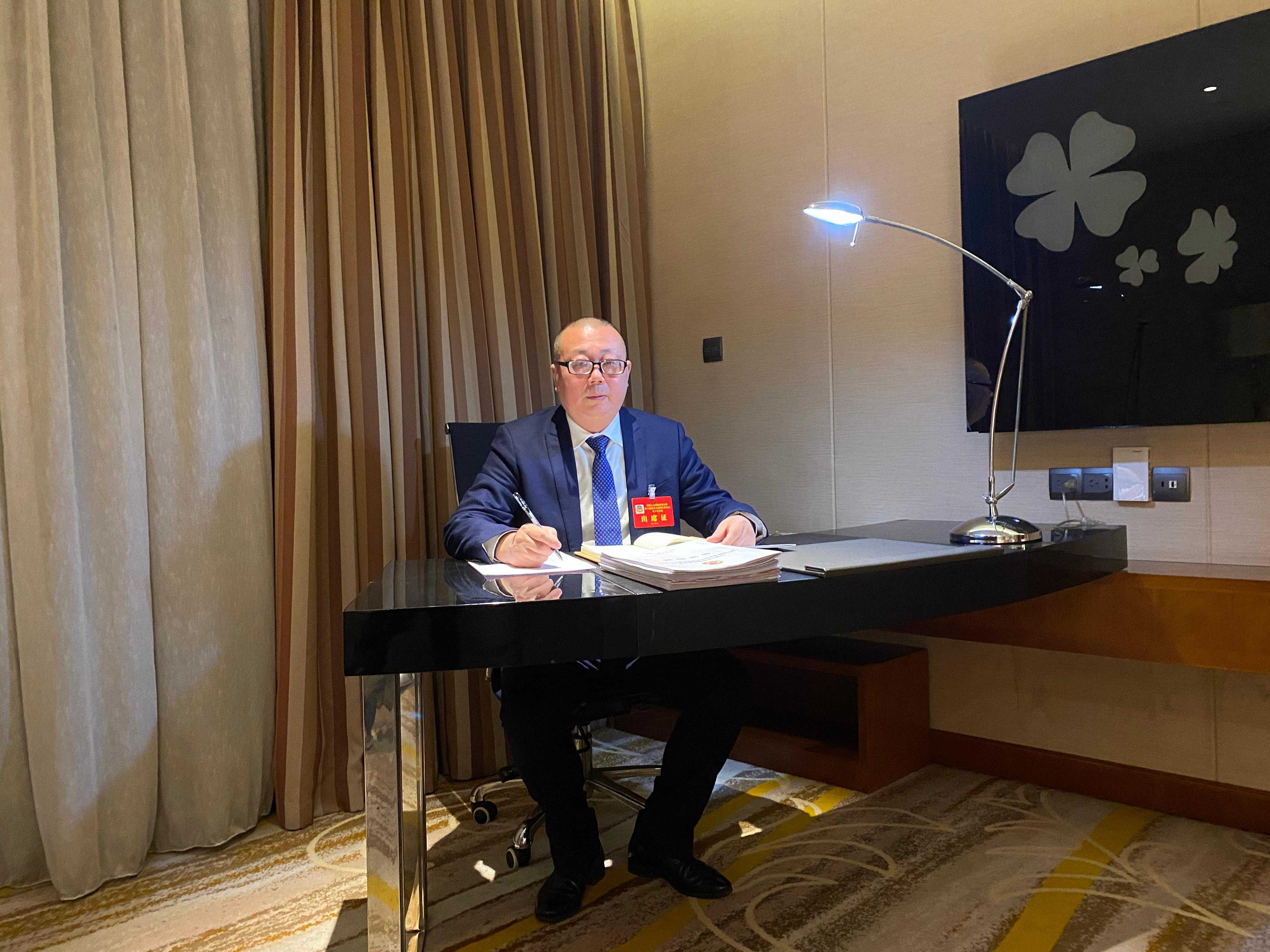 「两会好声音」区政协委员张松林:加快建设都京丝绸文化产业园 助推