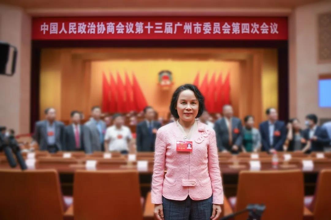 快讯:星河湾联席董事长吴惠珍担任广州市政协常委
