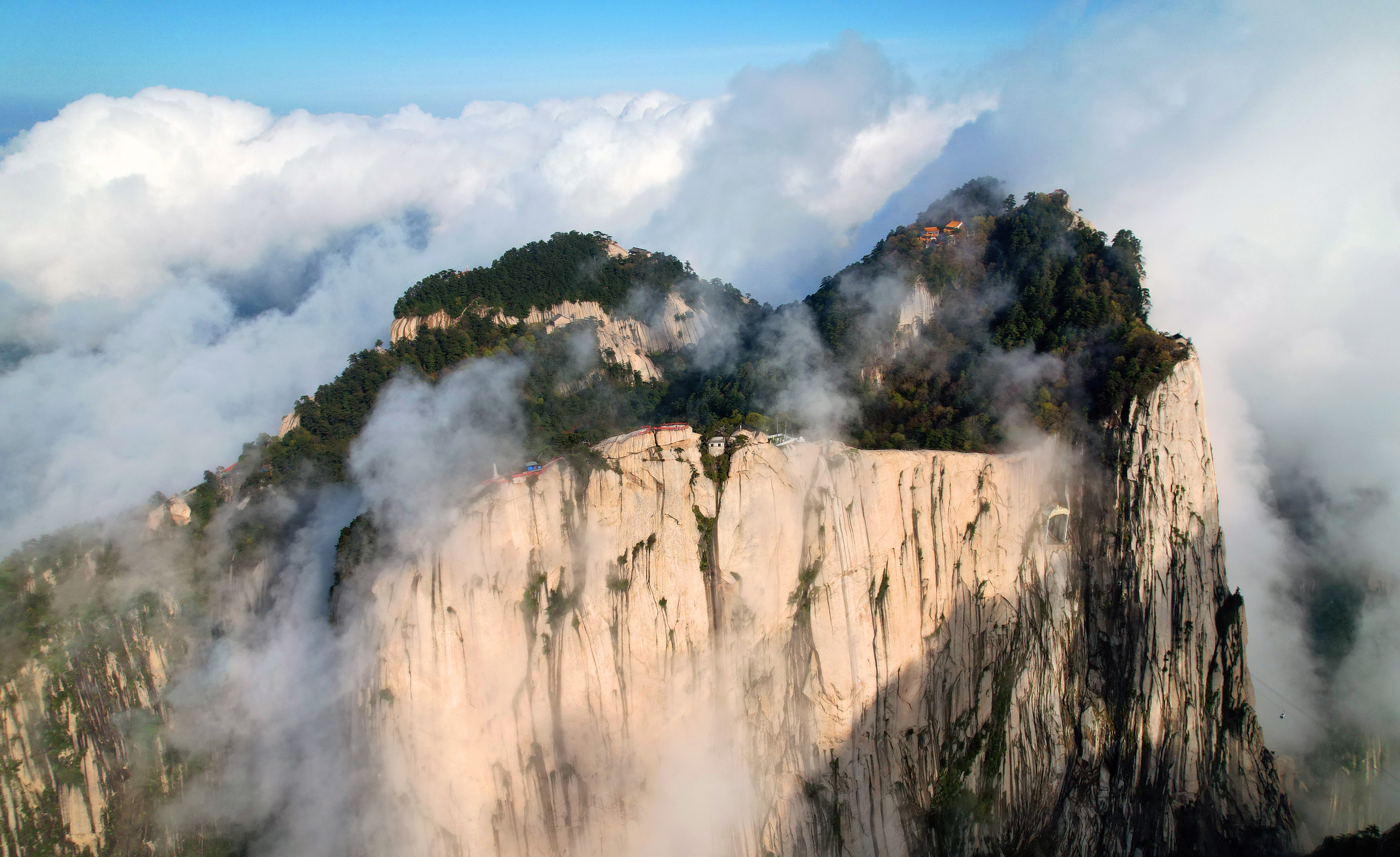 华山险峰图片