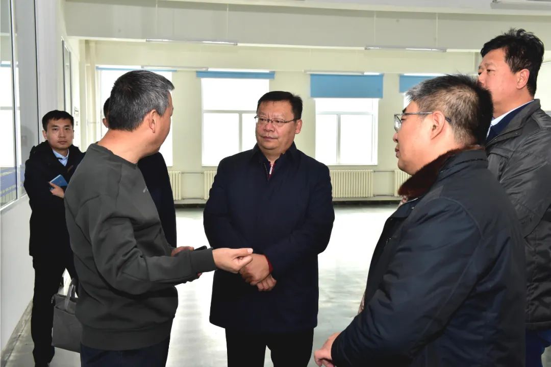 华景斌深入长春高新区调研重点企业生产经营情况